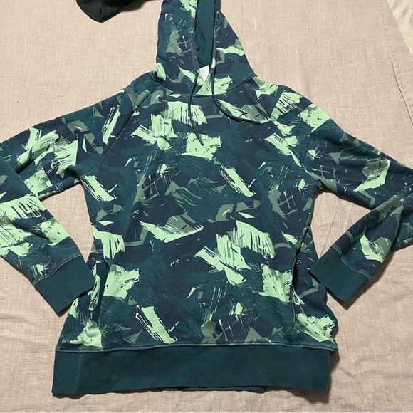 Gymshark The Bold Hoodie Green Camouflage Size Large Athletic Gym Workout pocket - Picture 2 of 6